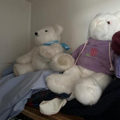 LOT 156X: Women’s Closet Clean Out All Contents Included!