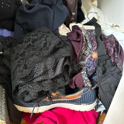 LOT 156X: Women’s Closet Clean Out All Contents Included!