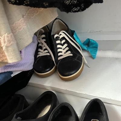 LOT 156X: Women’s Closet Clean Out All Contents Included!