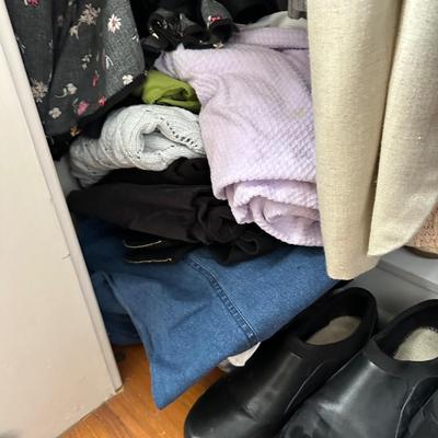 LOT 156X: Women’s Closet Clean Out All Contents Included!