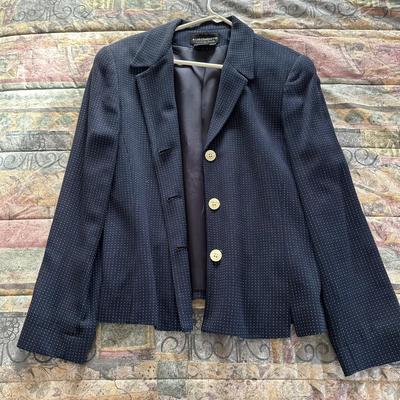 LOT 156X: Women’s Closet Clean Out All Contents Included!