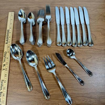 LOT 168K: Gorham 18/8 Stainless Steel Flatware Set