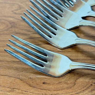 LOT 168K: Gorham 18/8 Stainless Steel Flatware Set