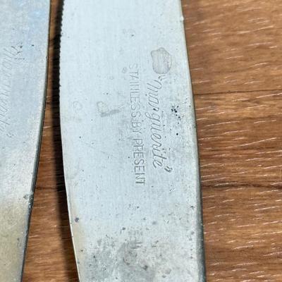 LOT 169K: Present Japan Marguertte Stainless Steel Flatware