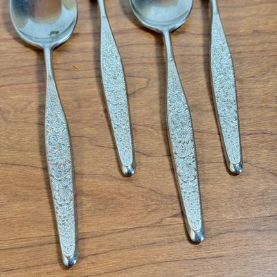 LOT 169K: Present Japan Marguertte Stainless Steel Flatware