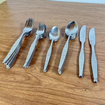 LOT 169K: Present Japan Marguertte Stainless Steel Flatware
