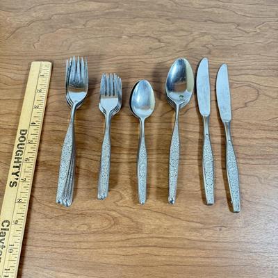 LOT 169K: Present Japan Marguertte Stainless Steel Flatware