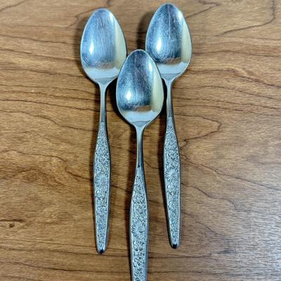 LOT 169K: Present Japan Marguertte Stainless Steel Flatware