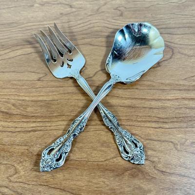 LOT 170K: Oneida Elegant Stainless Steel Flatware Set