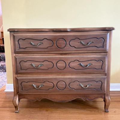 LOT 171L: Vintage Cherry Wood Bachelor's Chest