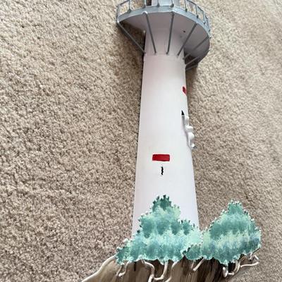 LOT 173F: Florida Palm Tree Wall Clock & 3D Metal Lighthouse Wall Art