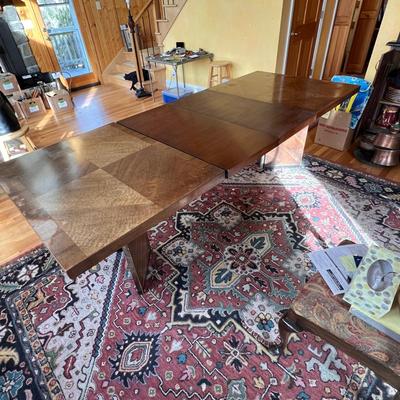 Mid Century Modern Expandable Dining Table (DR-RG)
