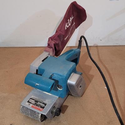 Makita Belt Sander and Finishing Sander (WC-EL)