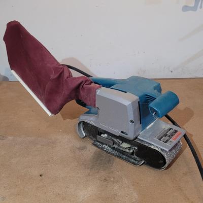 Makita Belt Sander and Finishing Sander (WC-EL)