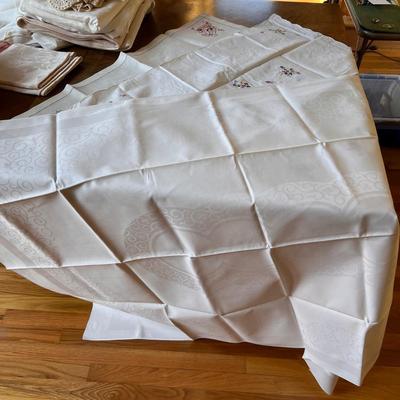 Large Assortment of Linen Tablecloths, Napkins & More (DR-RG)