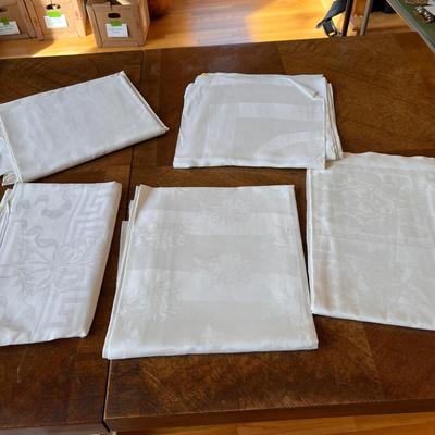Large Assortment of Linen Tablecloths, Napkins & More (DR-RG)