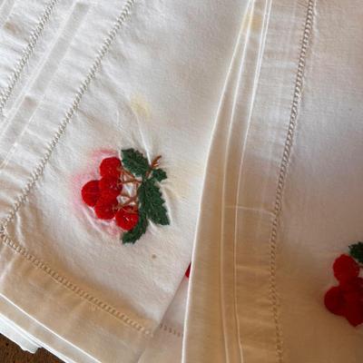 Large Assortment of Linen Tablecloths, Napkins & More (DR-RG)