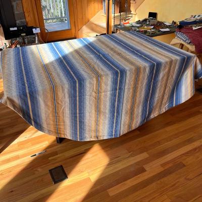 Assortment of Tablecloths & Runners (DR-RG)