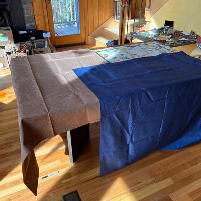 Assortment of Tablecloths & Runners (DR-RG)