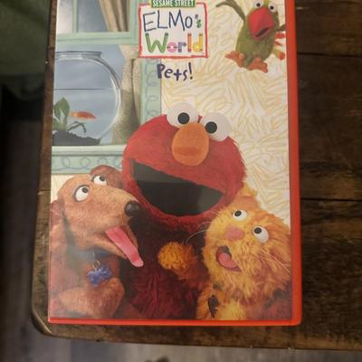 ELMO WORLD PETS