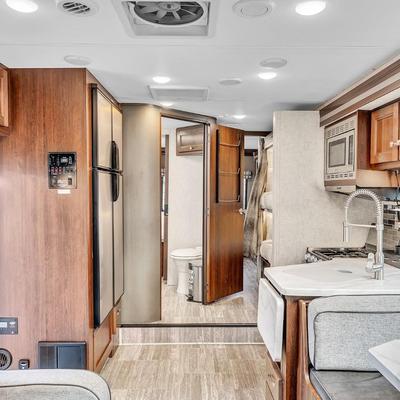 2020 Forest River SUNSEEKER 3270S Class C