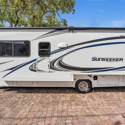 2020 Forest River SUNSEEKER 3270S Class C