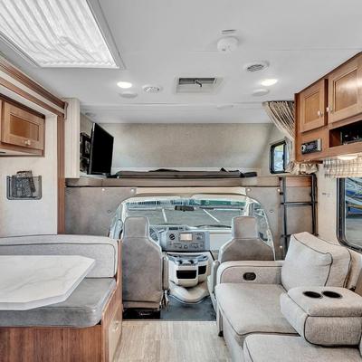 2020 Forest River SUNSEEKER 3270S Class C