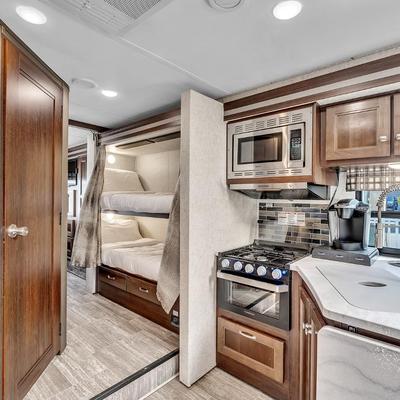 2020 Forest River SUNSEEKER 3270S Class C