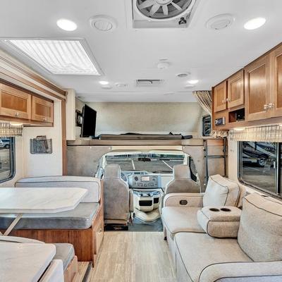 2020 Forest River SUNSEEKER 3270S Class C