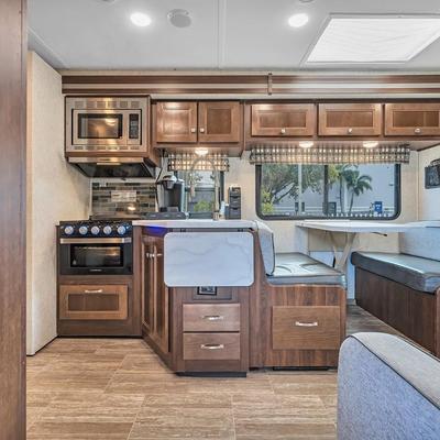 2020 Forest River SUNSEEKER 3270S Class C