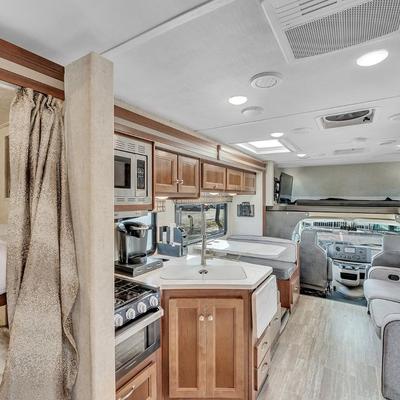 2020 Forest River SUNSEEKER 3270S Class C
