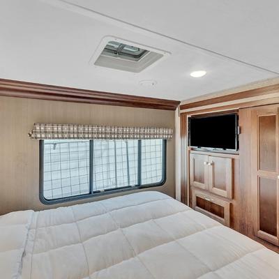 2020 Forest River SUNSEEKER 3270S Class C