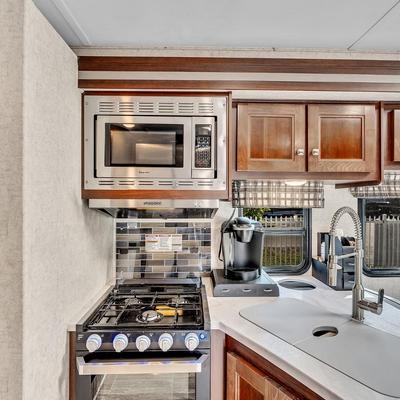 2020 Forest River SUNSEEKER 3270S Class C