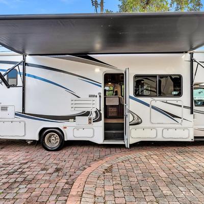 2020 Forest River SUNSEEKER 3270S Class C