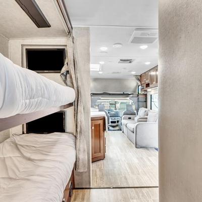 2020 Forest River SUNSEEKER 3270S Class C
