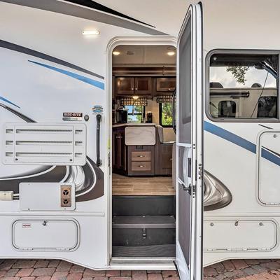 2020 Forest River SUNSEEKER 3270S Class C
