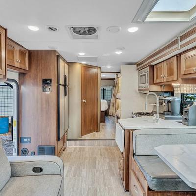 2020 Forest River SUNSEEKER 3270S Class C
