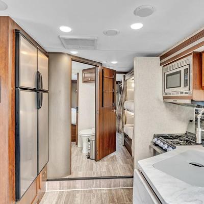 2020 Forest River SUNSEEKER 3270S Class C