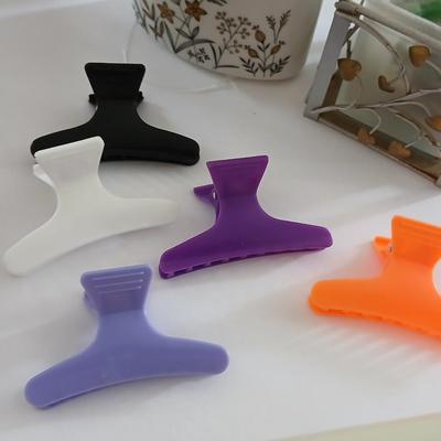 Humidifier, Bath scale, wig with stand, electric hot curlers and other hygiene / hair care items