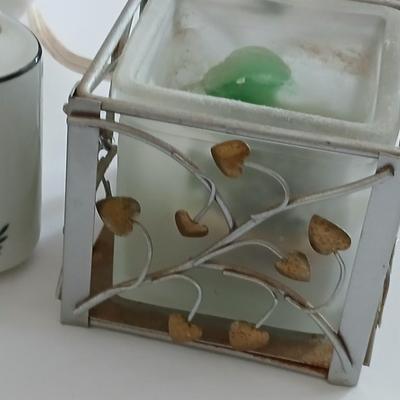 Humidifier, Bath scale, wig with stand, electric hot curlers and other hygiene / hair care items