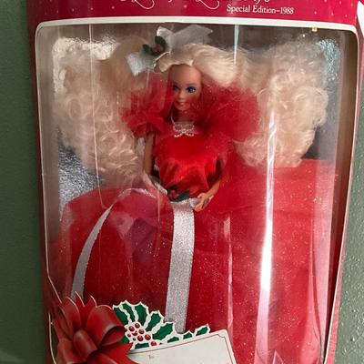 1998 Barbie Happy Holidays Special Edition Mint/Excellent Unopened