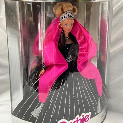 1988 Barbie Happy Holidays Hallmark Edition Mint/Excellent Unopened