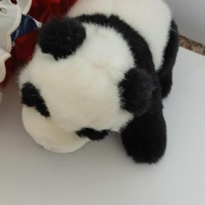 Basket of stuffed animals GUND -GANZ - TY - Bearington- and others