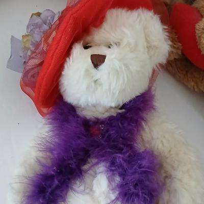 Basket of stuffed animals GUND -GANZ - TY - Bearington- and others