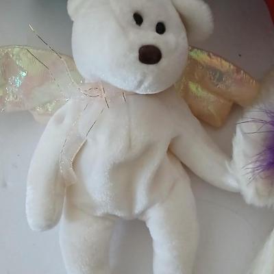 Basket of stuffed animals GUND -GANZ - TY - Bearington- and others