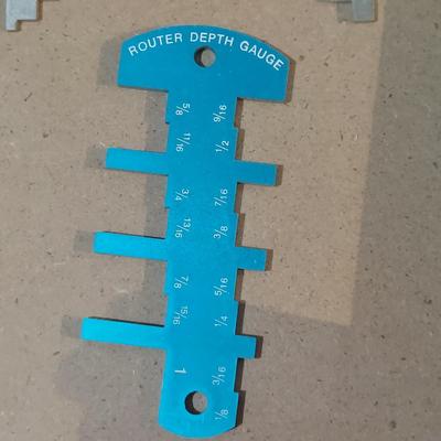Bow FeatherPRO Featherboard and More Router Accessories (WM-BBL)