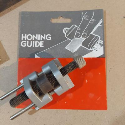 Honing Guide and Sharpening Stones (WM-BBL)