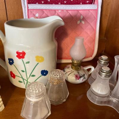 Dinnerware accessories