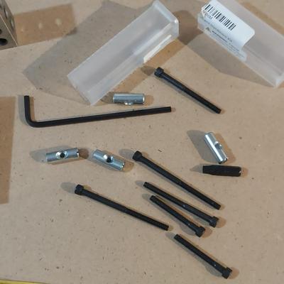 Tap & Die Set w/ 1-2-3 Blocks (WM-BBL)