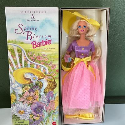 1995 Barbie Spring Blossom Avon Exclusive Mint/Excellent Condition, Box opened for picture.